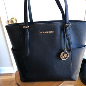 Michael Kors Jet Set Travel Large Leather Tote